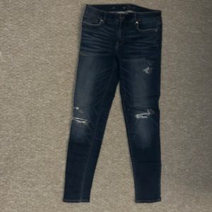 White House Black Market Skinny Distressed Jeans w/ Gold/Blue Patches. Size 6.